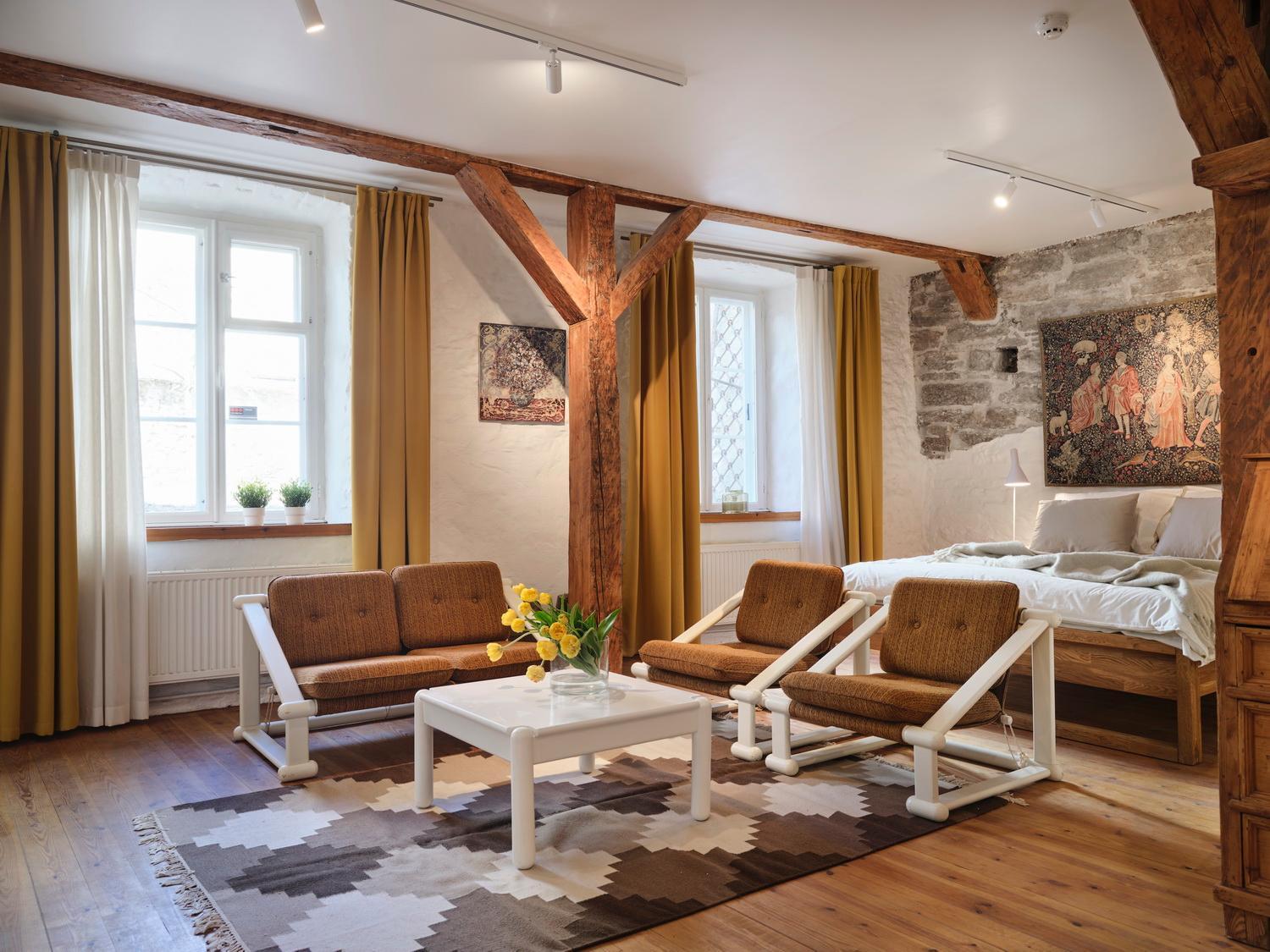 Historic Apartment With Private Garden In Old Town Tallinn Exterior photo