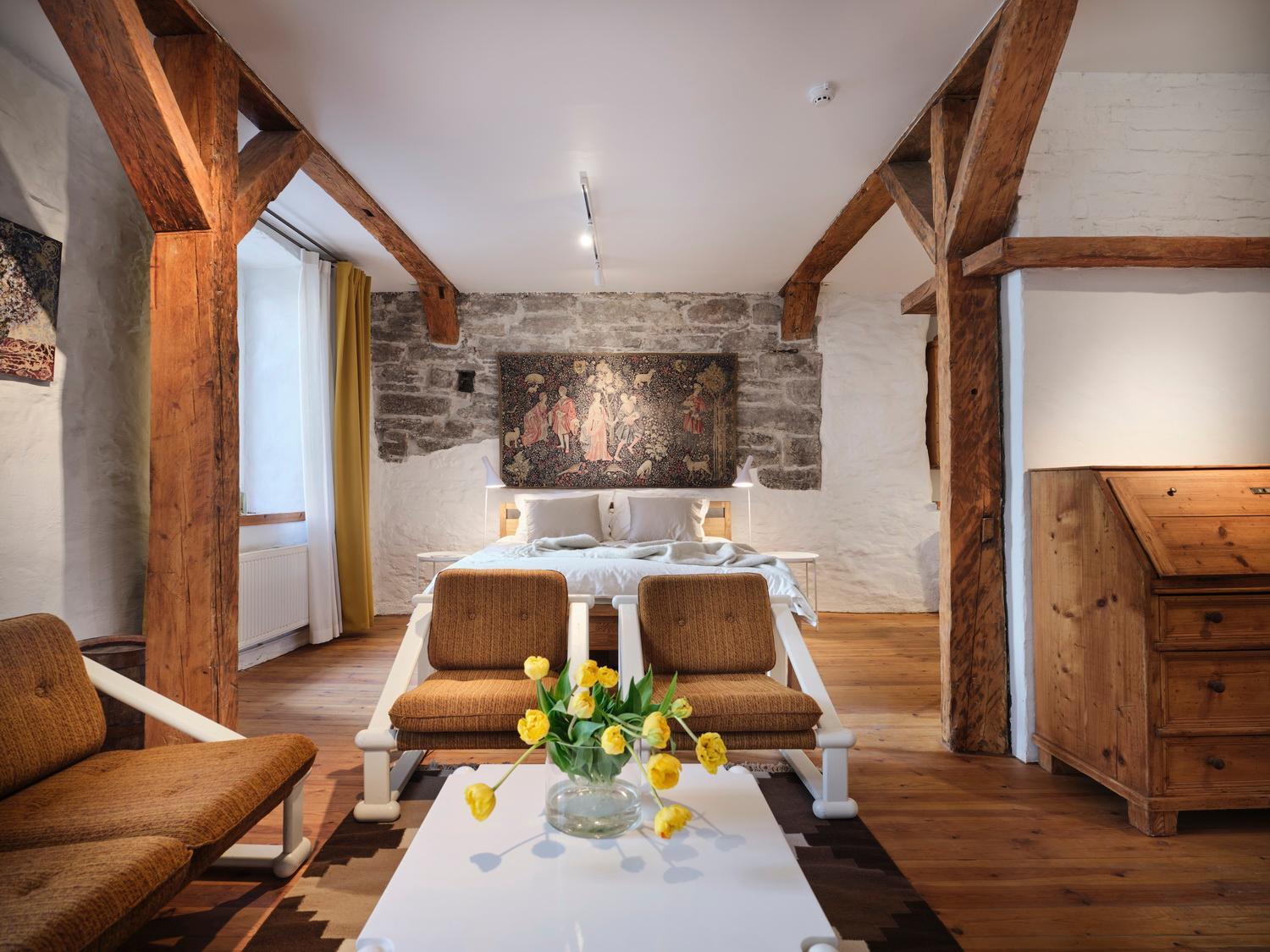 Historic Apartment With Private Garden In Old Town Tallinn Exterior photo